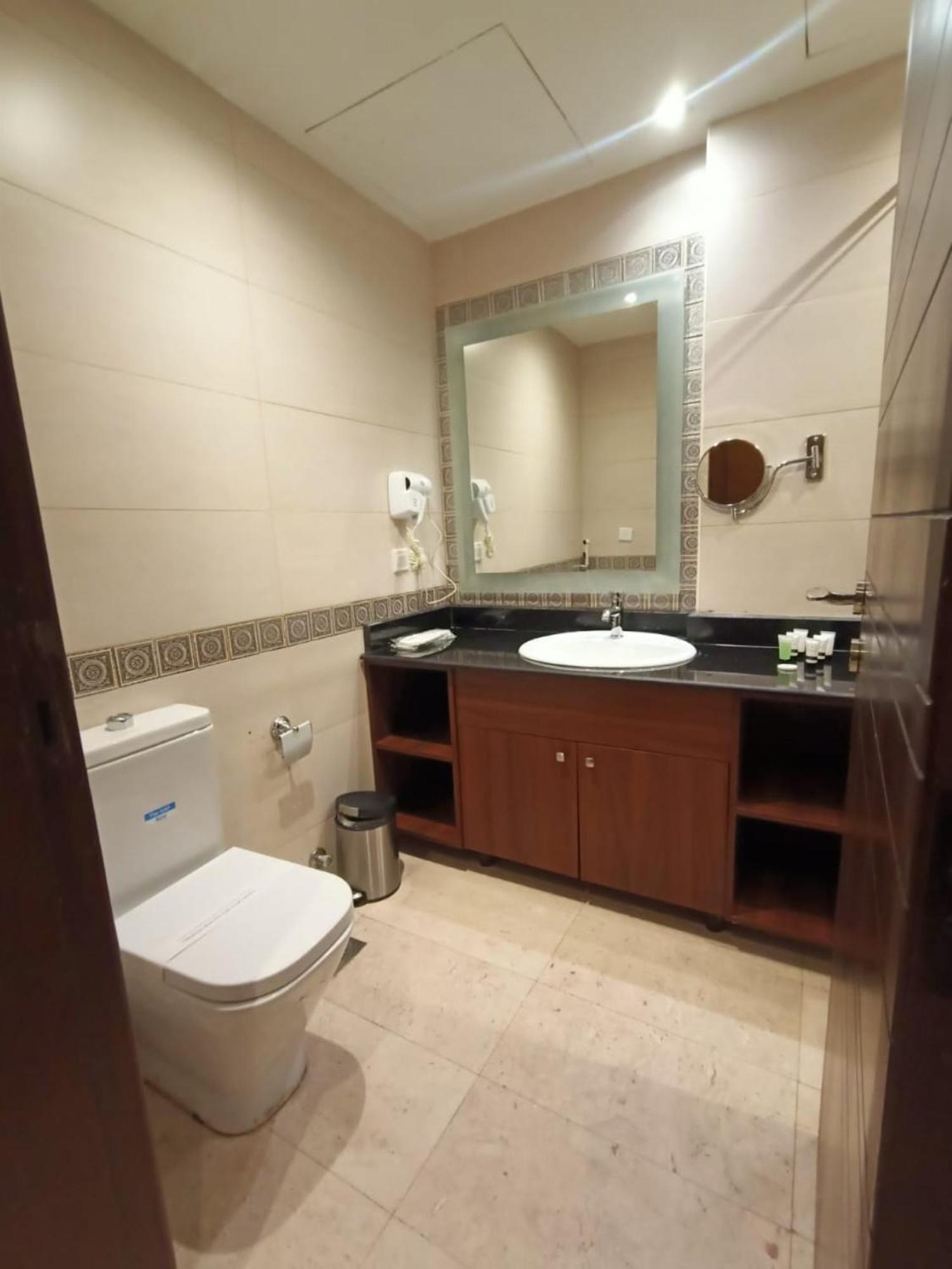 Quiet Jeddah Al Hamra Hotel Exterior photo